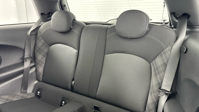 MINI Hatchback 1.5 Cooper Sport II 3dr Auto Petrol Hatchback